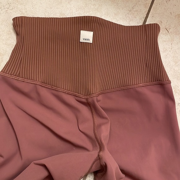 Vuori Ribbed Studio Leggings - Picture 3 of 5